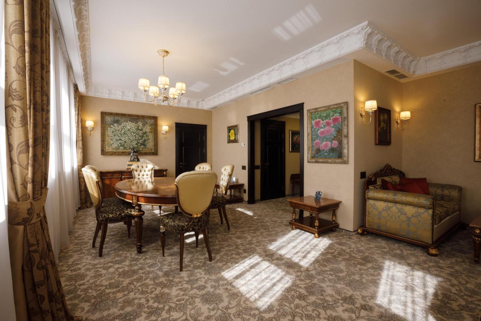 Axelhof Boutique Hotel دنيبروبيتروفسك المظهر الخارجي الصورة